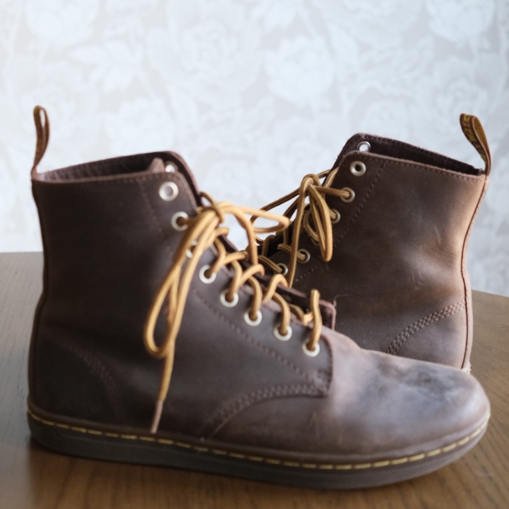 Dr. Martens Shoreditch Leather Boots